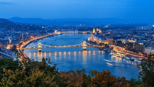 Tour VIENNA, BRATISLAVA e BUDAPEST, con crociera notturna sul Danubio VIAGGI di GRUPPO