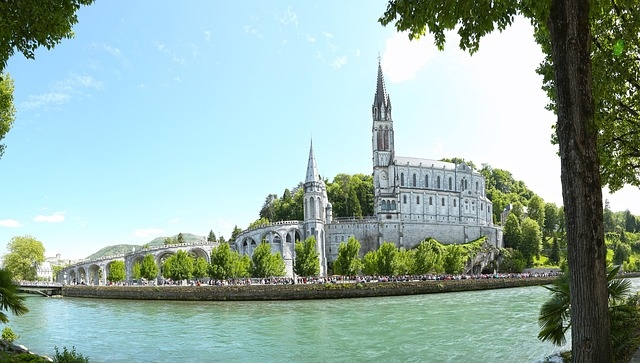 LOURDES, con Girona e Carcassone PELLEGRINAGGI