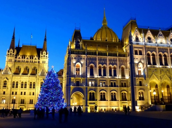 Tour BUDAPEST (atmosfere natalizie), mercatini di Natale MERCATINI di NATALE
